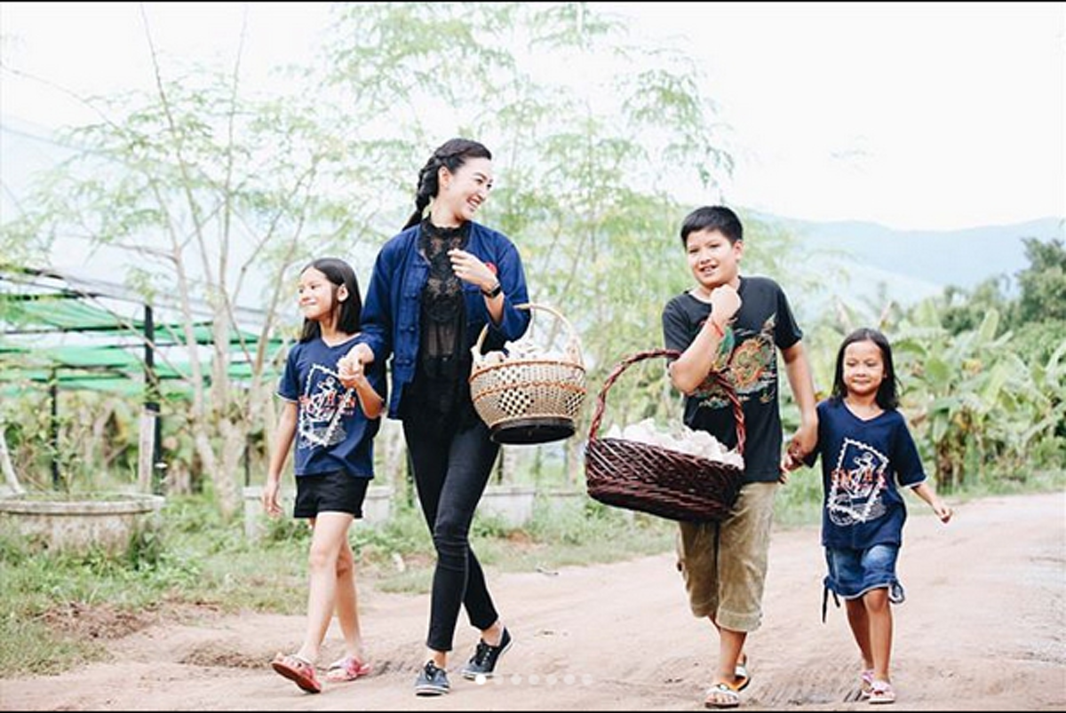 ไม่มีใครทำได้อย่างเธอ !! "แพนเค้ก เขมนิจ" ดาราสาวได้เข้าร่วมกิจกรรมกับ"ชาวนา" เพื่อ"พ่อหลวง" และขอดำเนินรอยตามพระราชา สมแล้วที่เป็นดาราต้นแบ