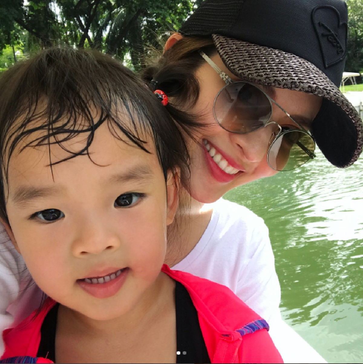 ชื่นใจ!! คุณแม่คนสวย แอฟ-ทักษอร เผยความรู้สึกที่ลูกสาวตัวน้อย "น้องปีใหม่" สร้างความภาคภูมิใจให้กับชีวิต !?!