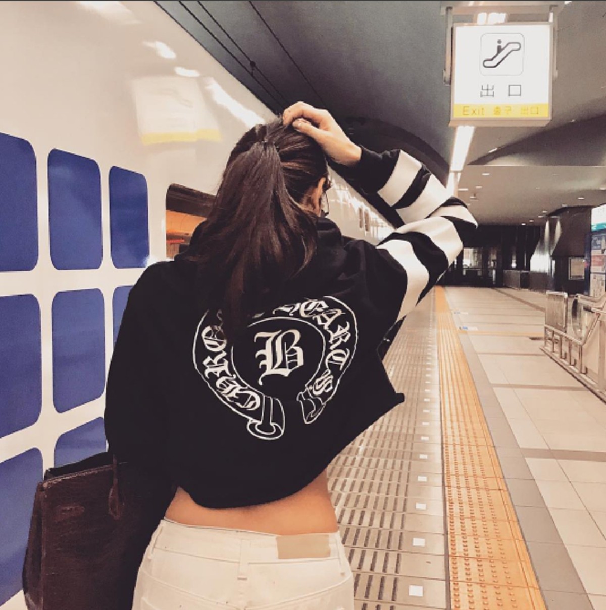 แม่คุณเอ้ยยย!!!  เอมมี่ มรกต ไม่ว่าจะลุคไหนก็สวยเริ่ด เป๊ะปังเซ็กซี่ตลอดเวลา!!