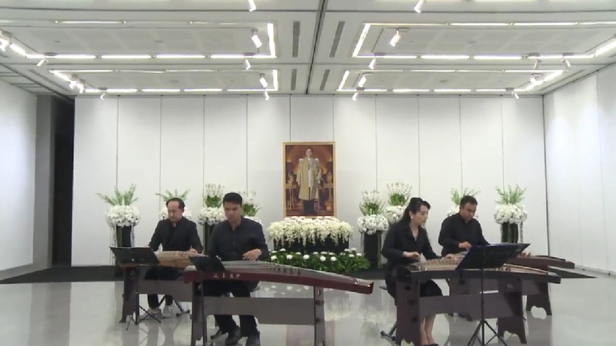 สถานเอกอัครราชทูตสาธารณรัฐประชาชนจีนประจำราชอาณาจักรไทย จัดทำคลิปวีดีโอเพื่อแสดงความอาลัยต่อการสวรรคตของพระบาทสมเด็จพระปรมินทรมหาภูมิพลอดุลย