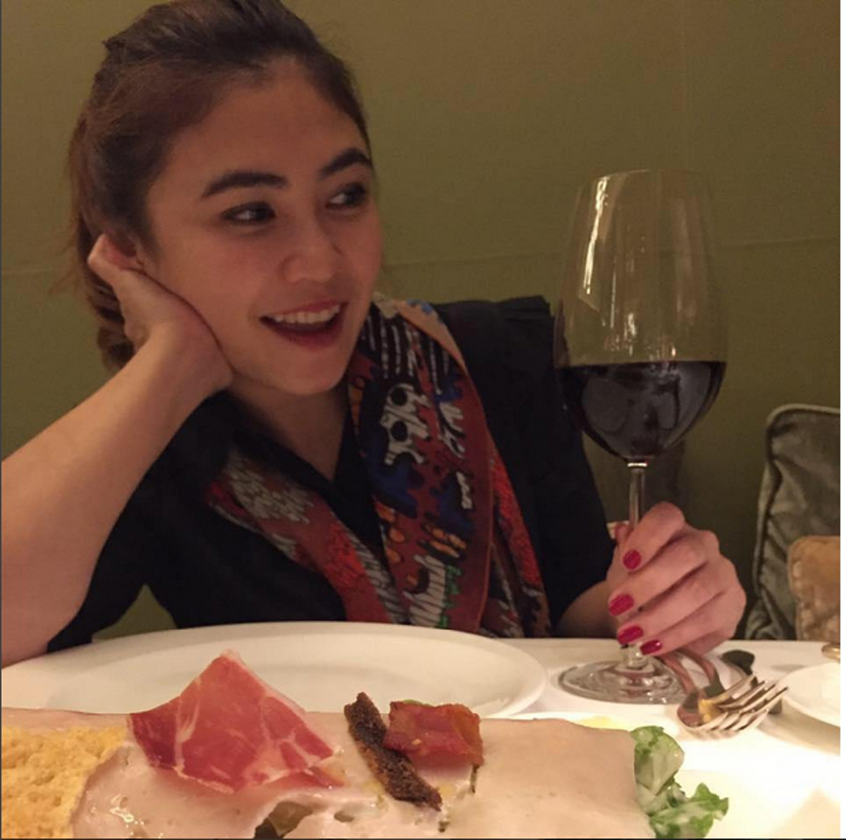 ไม่สวยมาก แต่รวยมากกก !! เปิดบ้าน และคลังสมบัติ "แอน ภัททิรา รุ่งโรจน์" ว่าที่เจ้าสาว "ชาคริต" เห็นแล้วต้องตะลึงตาค้างไป 3 วัน? นี่มันมหาเศร