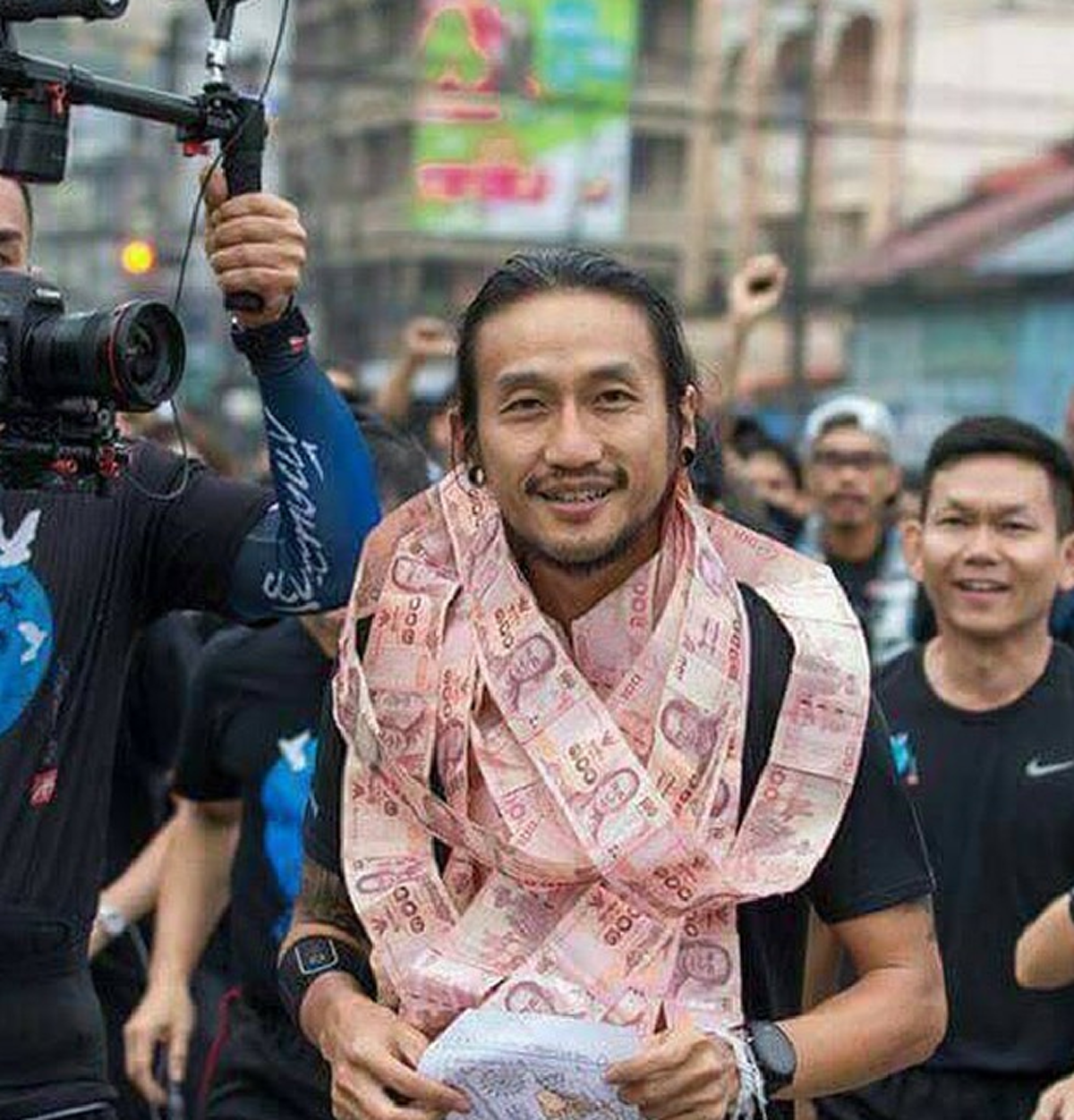 ซึ้งสุดหัวใจ!! "ตูน" โพสต์ขอบคุณ "อาแอ๊ด" หลังแต่งเพลงส่งพลังใจ สั้นๆซึ้งๆ แต่มีความหมายที่สุดในชีวิต!! (ชมภาพ)