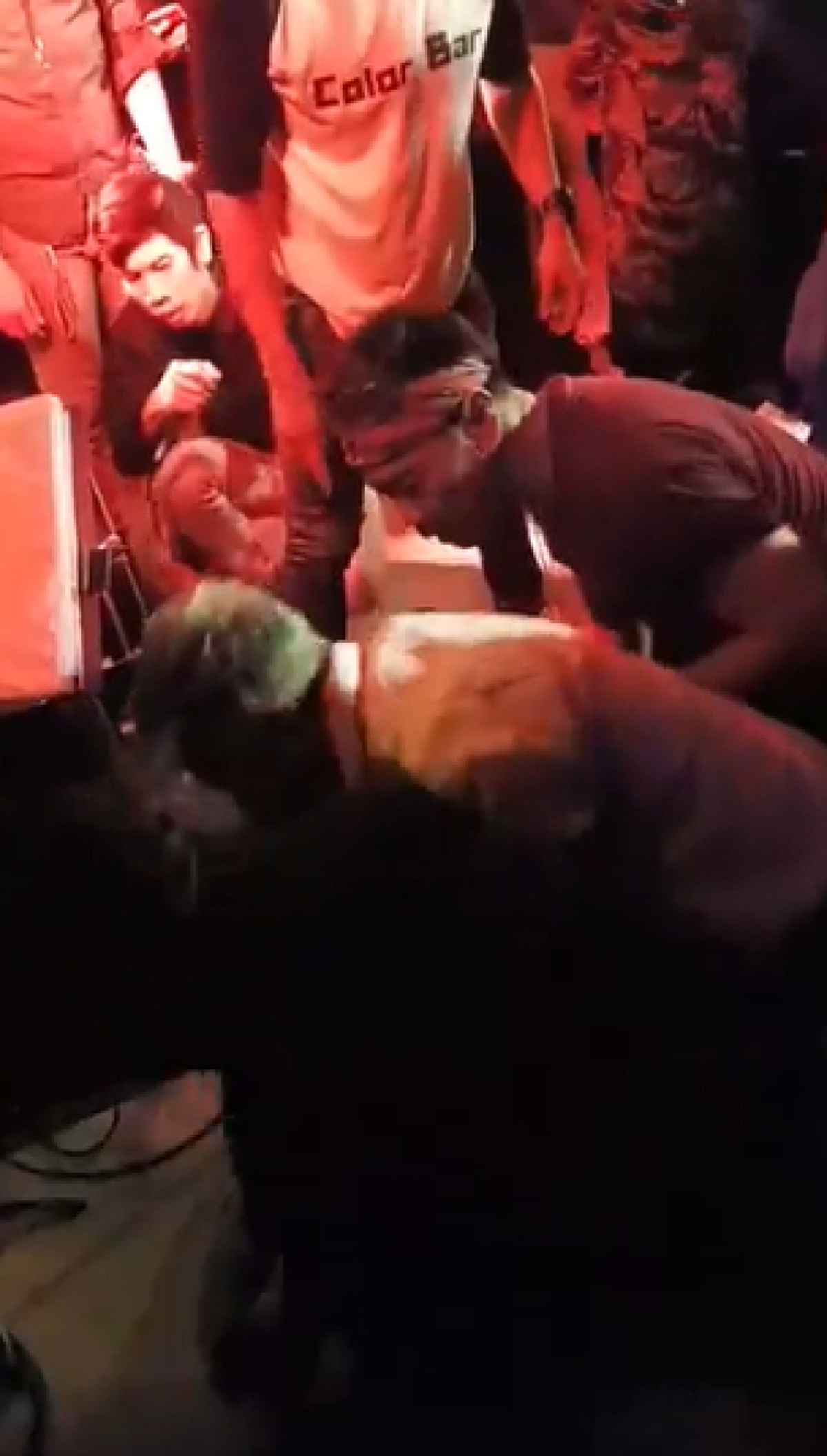 แฟนคลับช็อก!!! เปิดคลิปนาที “โจ บอยสเก๊าท์” บอยแบนด์ชื่อดังวูบคาเวที ระหว่างเล่นคอนเสิร์ต สุดท้ายสิ้นใจขณะนำส่งรพ.!!! (มีคลิป)