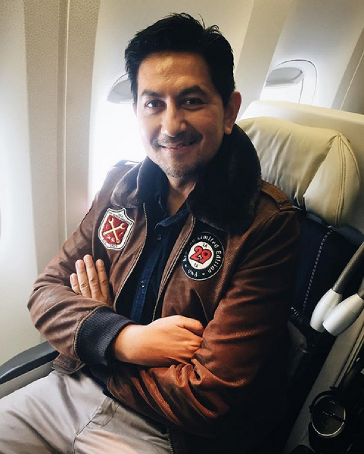 "ดุ๊ก ภาณุเดช" "พระเอกดาวร้าย" วัย 51 ปี กับไลฟ์สไตล์ในแต่ละวัน! ใช้ชีวิตแบบนี้สิถึงจะมีความสุข..ใครเห็นก็ต้องอิจฉา !! (ชมภาพ)