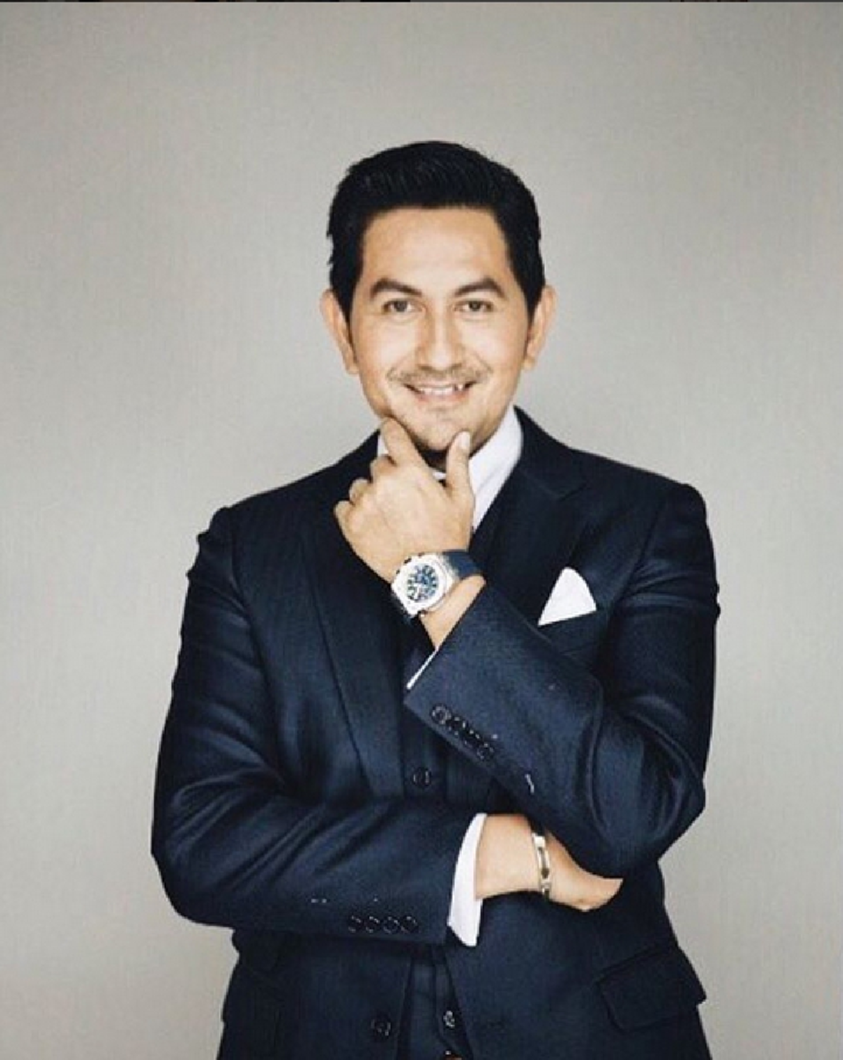 "ดุ๊ก ภาณุเดช" "พระเอกดาวร้าย" วัย 51 ปี กับไลฟ์สไตล์ในแต่ละวัน! ใช้ชีวิตแบบนี้สิถึงจะมีความสุข..ใครเห็นก็ต้องอิจฉา !! (ชมภาพ)