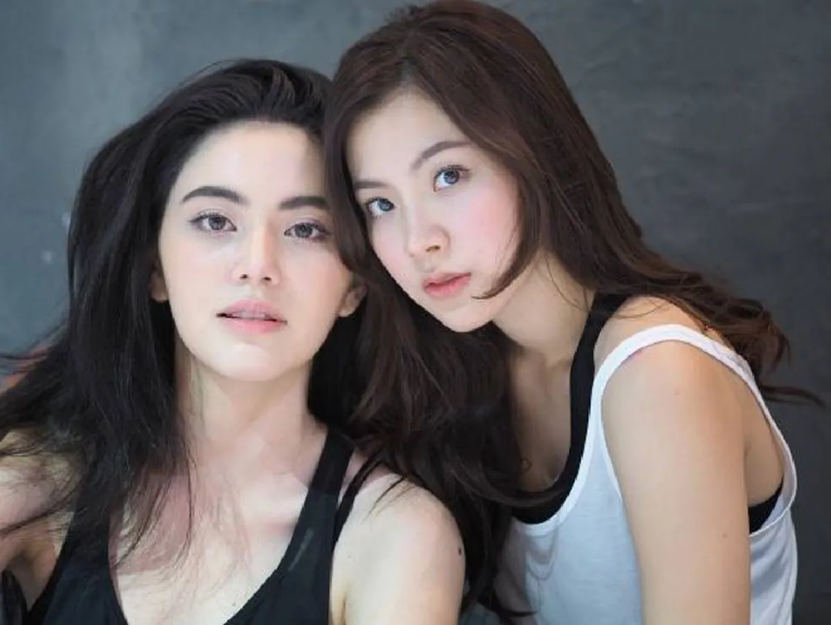 ดีต่อใจอ่ะ !!!!  "ใหม่ ดาวิกา - ใบเฟิร์น พิมพ์ชนก" ถ่ายแบบคู่สุดฟิน เสิร์ฟจิ้นกันรุนแรง ทำติ่งกรี๊ดดดหนักมว๊ากกกกกก !!! (ภาพ)