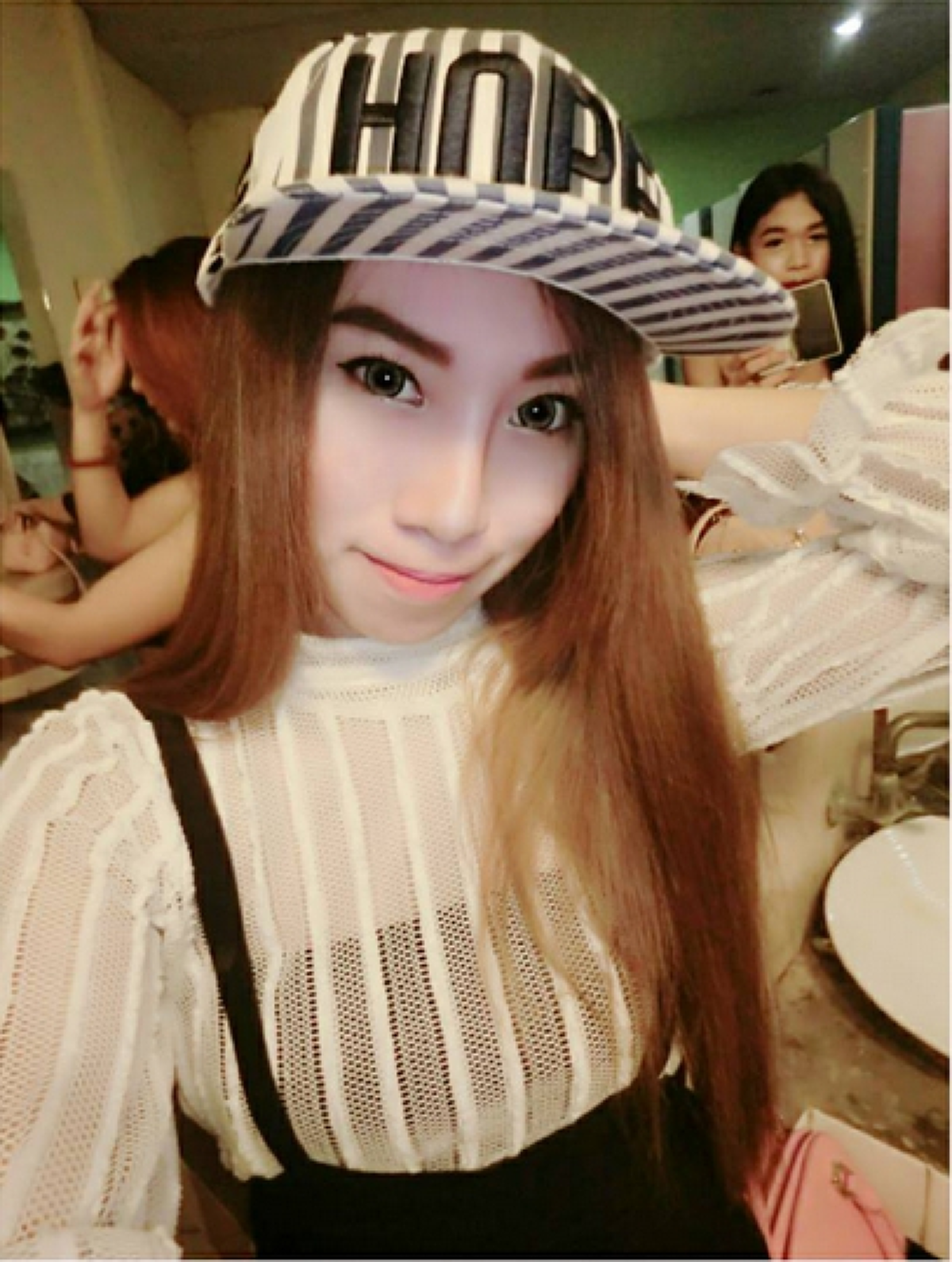 ตะลึงตาค้าง !! เปิดภาพล่าสุด "เบญ" คู่กรณี "นาฟ" หลาน "แพท ณปภา" น้อยคนจะเคยเห็น! เปลี่ยนไปมาก...สวยจนต้องเหลียวมอง !! (ชมภาพ)