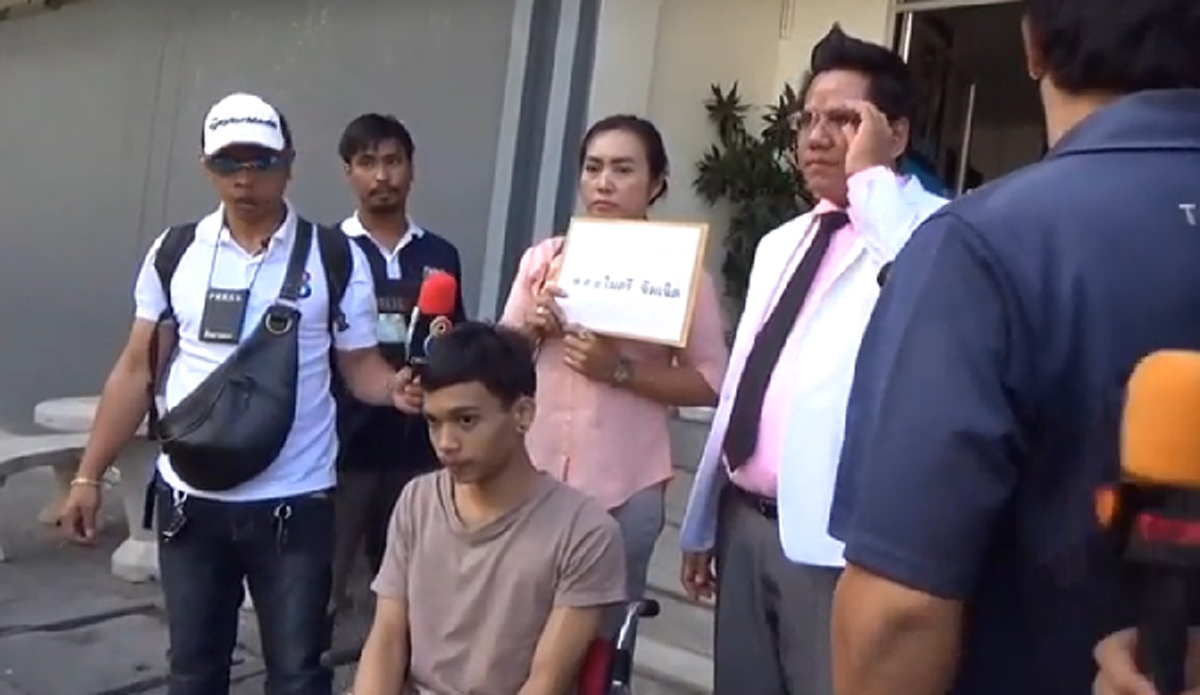 อีกคดีพึ่งพาสภ.ไม่ได้!!"น้องปอนด์"เด็กหนุ่มนครฯโดนยิงพิการ หอบสังขารจูงแม่ร้องกองปราบล่าคนเลว รันทด!2 ปีแก๊งอิทธิพลยังลอยนวลเล่น FB เย้ยกม.?