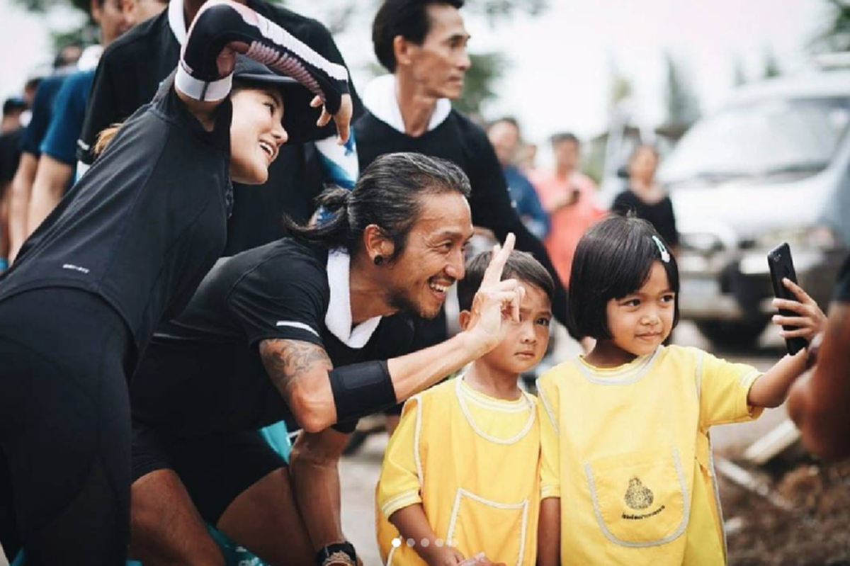 เลขพี่ตูนมาแล้ว!!! "ก้อย รัชวิน" โพสต์ลอตเตอรี่โชว์ หลังแฟนคลับเอามาให้ เชื่อเงินบริจาคพุ่งขึ้นอีกหลายล้าน ชาวเน็ตถึงกับเล็งตามรัวๆ!!!