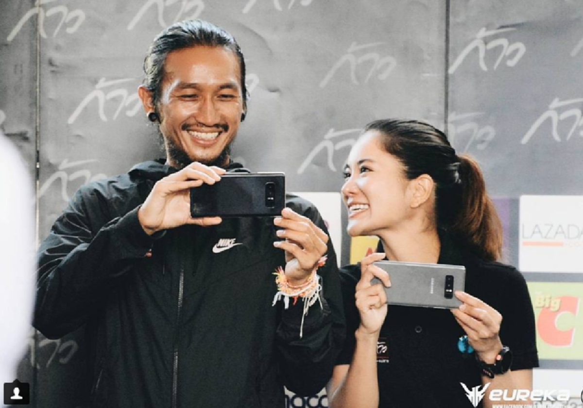 เลขพี่ตูนมาแล้ว!!! "ก้อย รัชวิน" โพสต์ลอตเตอรี่โชว์ หลังแฟนคลับเอามาให้ เชื่อเงินบริจาคพุ่งขึ้นอีกหลายล้าน ชาวเน็ตถึงกับเล็งตามรัวๆ!!!