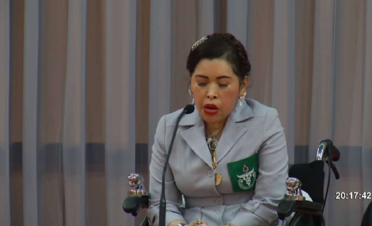 ฟ้าหญิงจุฬาภรณฯ  มีพระดำรัสถึง สมเด็จย่า-สมเด็จพระพี่นาง และในหลวง ร.๙ ท่านอยู่ด้วยกันเป็นแฟมิลี่บนสวรรค์ (คลิป)