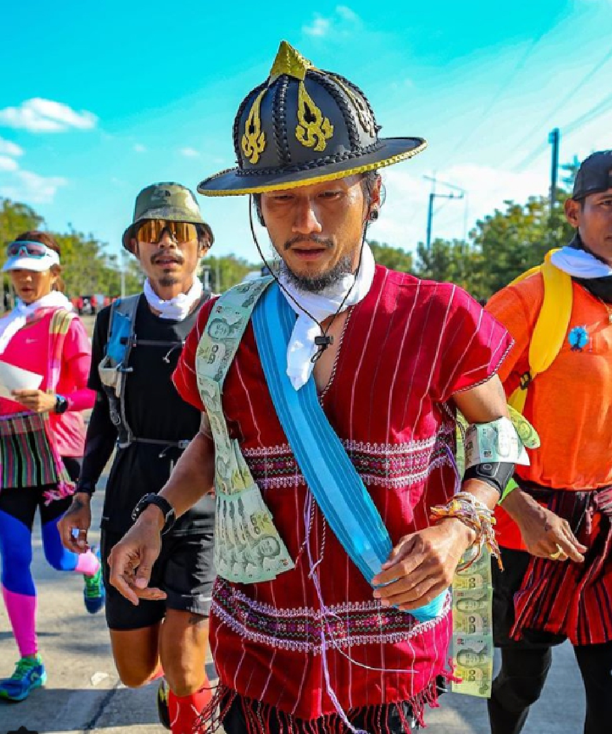 ก้าวที่ 1 พันล้าน! ยอดเงินบริจาค โครงการก้าวคนล่ะก้าว เพื่อ 11 โรงพยาบาลทั่วประเทศ ของตูน บอดี้สแลม ทะลุ 1 พันล้านบาทแล้ว!