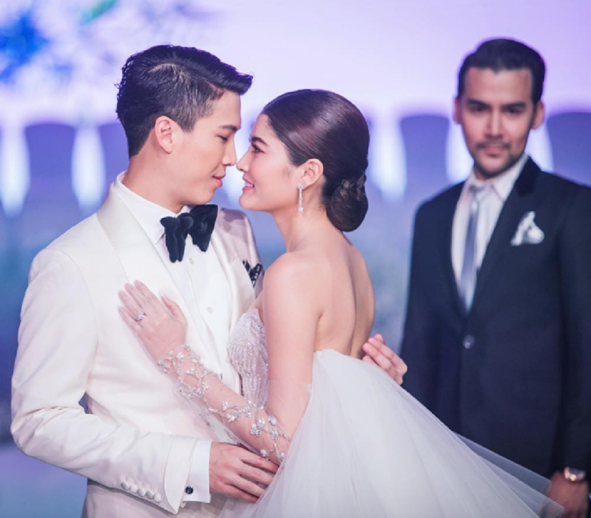 ช็อตนี้...ลุ้นเว่อร์!!! นาที "มาร์กี้" โยนช่อดอกไม้ งานนี้ใครได้เป็นว่าที่เจ้าสาวคนต่อไป ทำคนแห่กรี๊ดสนั่นลุ้นกันทั้งงาน!!! (มีคลิป)