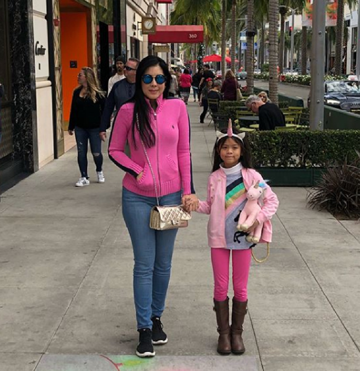 *ช็อกนาทีชีวิต!!! "แบม จณิสตา" เล่าเหตุการณ์ระทึก! รถตู้ครอบครัวถูกรถฝ่าไฟแดงพุ่งชนยับ!!! (ชมคลิป)