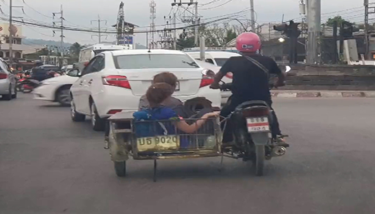 เพราะ..ที่นี่เมืองไทย!! แชร์สนั่นภาพต่างชาติชาย-หญิงนั่งซาเล้งมีชายไทยเป็นคนขับ กับเรื่องราวน่ารักๆ ที่ชาวเน็ตต้องเม้นท์รัวๆ (คลิป)