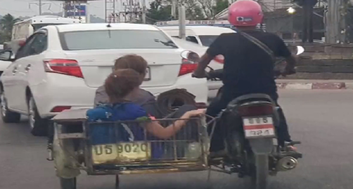 เพราะ..ที่นี่เมืองไทย!! แชร์สนั่นภาพต่างชาติชาย-หญิงนั่งซาเล้งมีชายไทยเป็นคนขับ กับเรื่องราวน่ารักๆ ที่ชาวเน็ตต้องเม้นท์รัวๆ (คลิป)