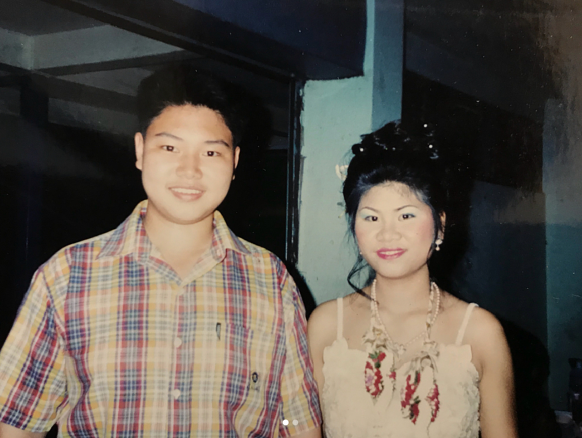 *เปิดชีวิตสุดทึ่ง!!! “เมคอัพชื่อดัง” จากช่างแต่งหน้าราคา 700 สู่ช่างแต่งหน้า "ร้อยล้าน" ที่ขนาดซุปตาร์ "อั้ม-พัชราภา" ยังต้องต่อคิวแต่ง!!!