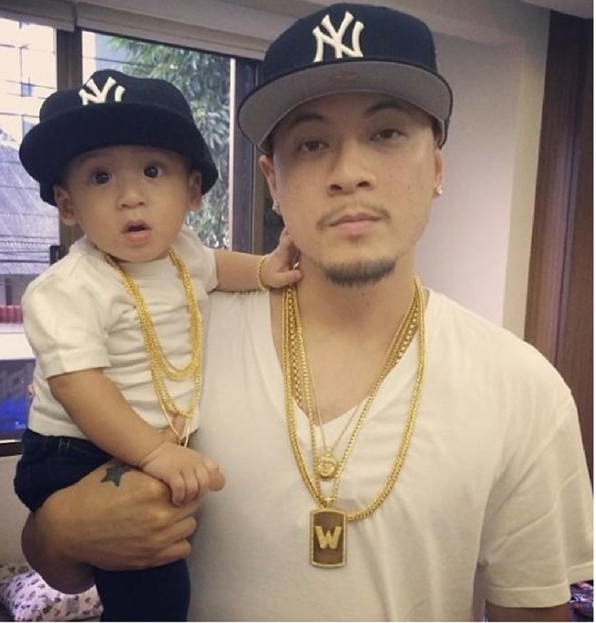 โอ้มายก็อด !! เผย 10 ลูกดาราที่ “หน้าถอดแบบพ่อแม่” มาเป๊ะๆ DNA ยังไม่ชัดเท่านี้ จะเหมือนอะไรขนาดนั้น !! (ชมภาพ)