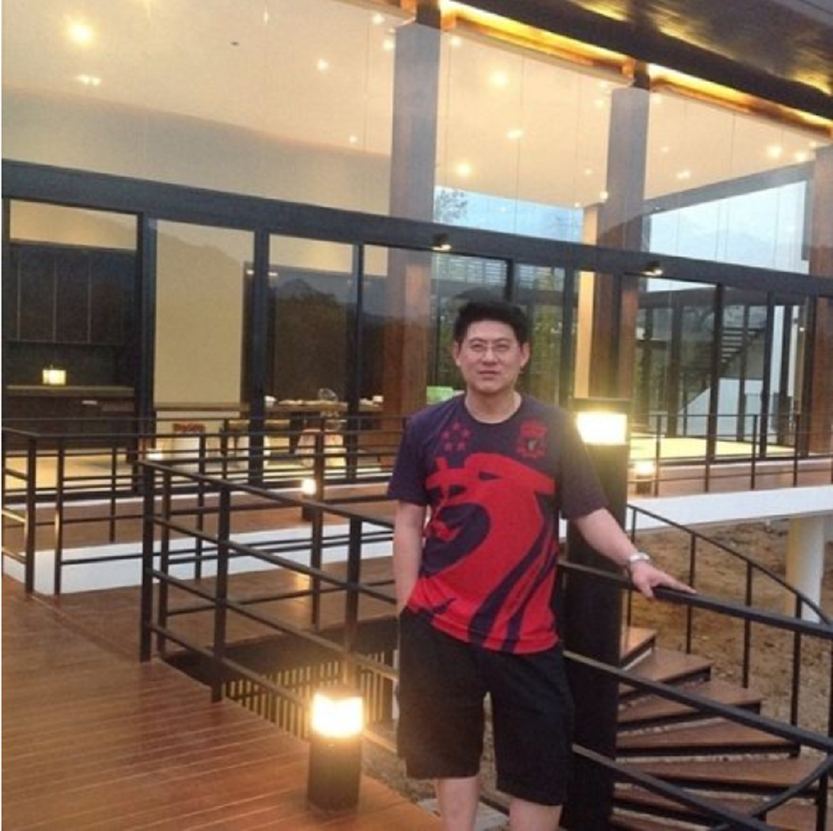 เปิดภาพชีวิตล่าสุด !! "สรยุทธ" หลังออกจากเรือนจำ! เปลี่ยนไปมาก...หมดคราบ! "ผู้ประกาศข่าว" !! (ชมภาพ)