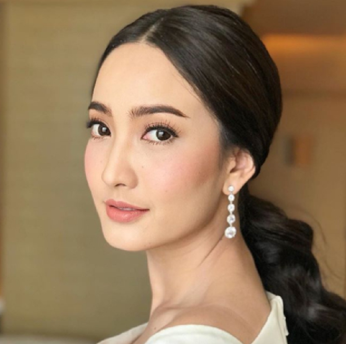 เป็นเกียรติอย่างสูง "พระเจ้าหลานเธอพระองค์เจ้าสิริวัณณวรีนารีรัตน์" ประทาน ส.ค.ส. ปี 2561 แก่นางเอกสาว "แต้ว ณฐพร"