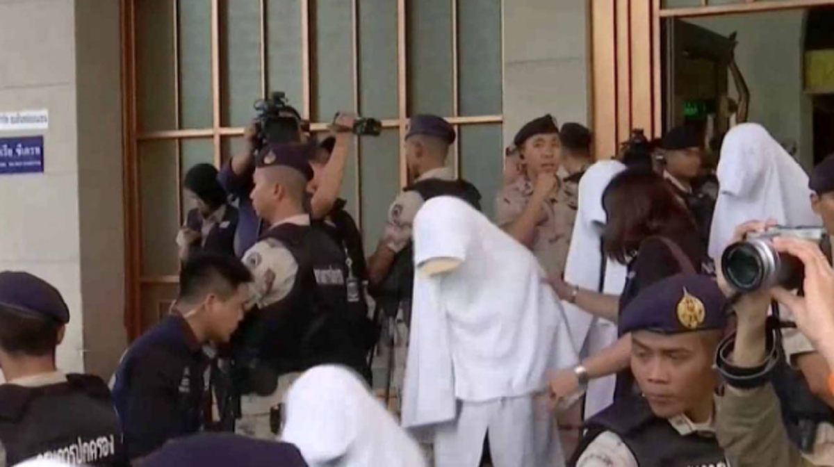 #อาบอบนวดพ่นพิษ!!! เด้งด่วน 5 เสือวังทองหลาง เซ่นดีเอสไอบุก "วิคทอเรียซีเครท" จับ "ป๋ากบ" หนีคดีค้ามนุษย์หมายจับอื้อ สาวค้ากามอีกกว่าร้อย!??