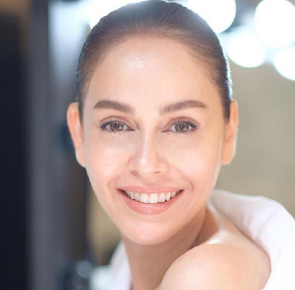 ตำนานแห่งความสวย !! "นัท มีเรีย"  เผยภาพสมัยก่อนตอนอายุ 17 ปี แทบไม่เชื่อสายตา จากอดีตสู่ปัจจุบัน กับความงามที่ยังดูเป็นอมตะ  ??