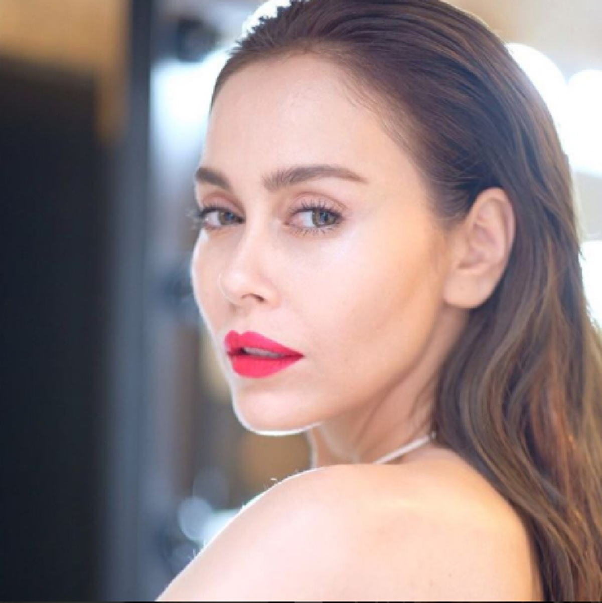 ตำนานแห่งความสวย !! "นัท มีเรีย"  เผยภาพสมัยก่อนตอนอายุ 17 ปี แทบไม่เชื่อสายตา จากอดีตสู่ปัจจุบัน กับความงามที่ยังดูเป็นอมตะ  ??