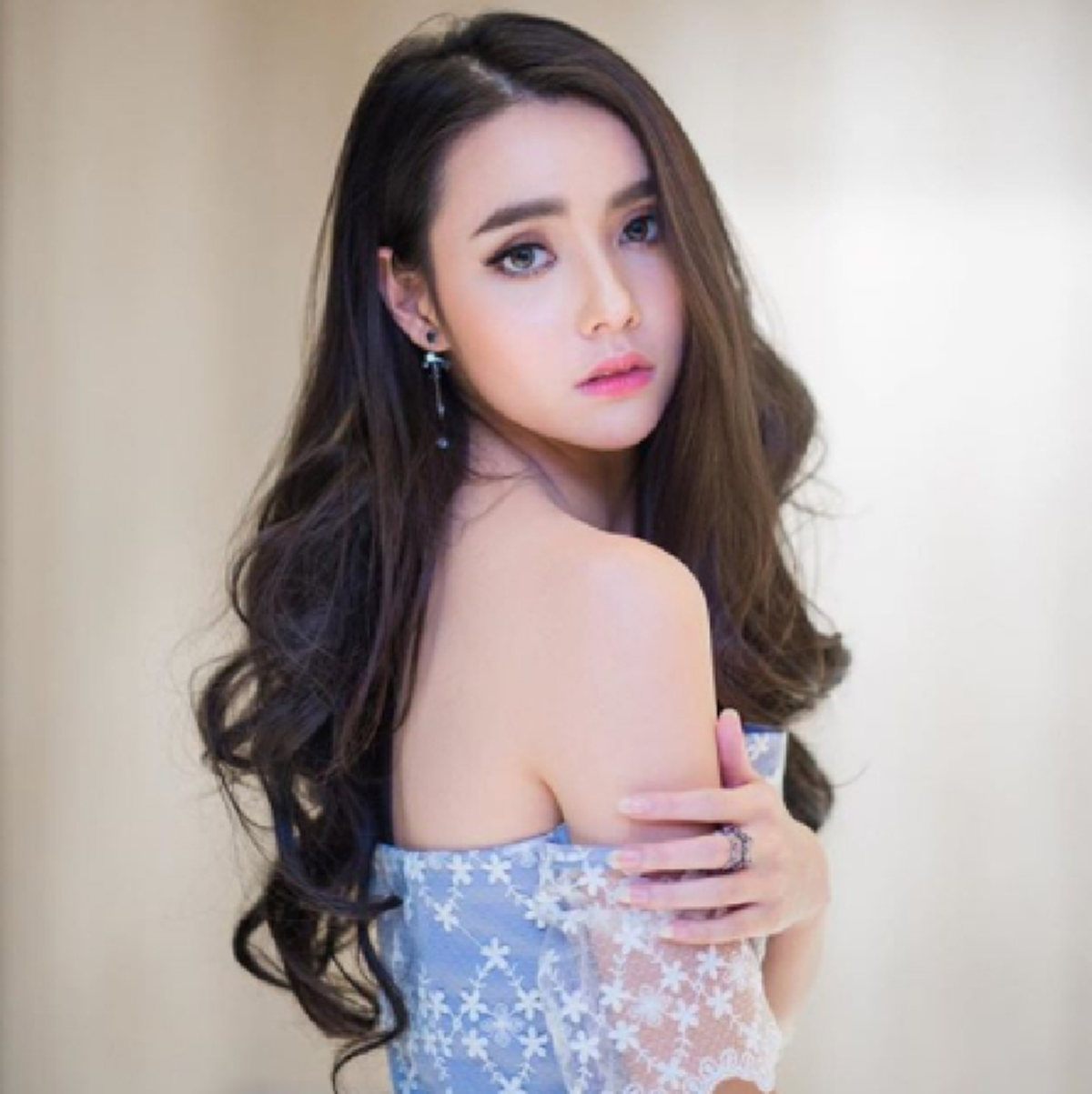 ใช่คนนี้หรือเปล่า!! นางเอกแถวหน้าช่อง7 "มุกดา นรินทร์รักษ์" ที่จะมาแทนที่ "ใหม่ ดาวิกา" ??