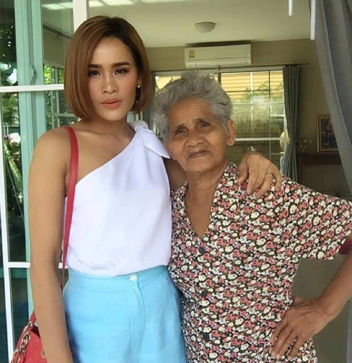 *ไม่ลืมกำพืด!!! ขยี้ตาแรง! ส่องบ้านต่างจังหวัด "หนูเล็ก ก่อนบ่าย" สไตล์บ้านนอกคอกนา ไม่หรูหราแต่ว่าอุ่นใจ!!! (คลิป)