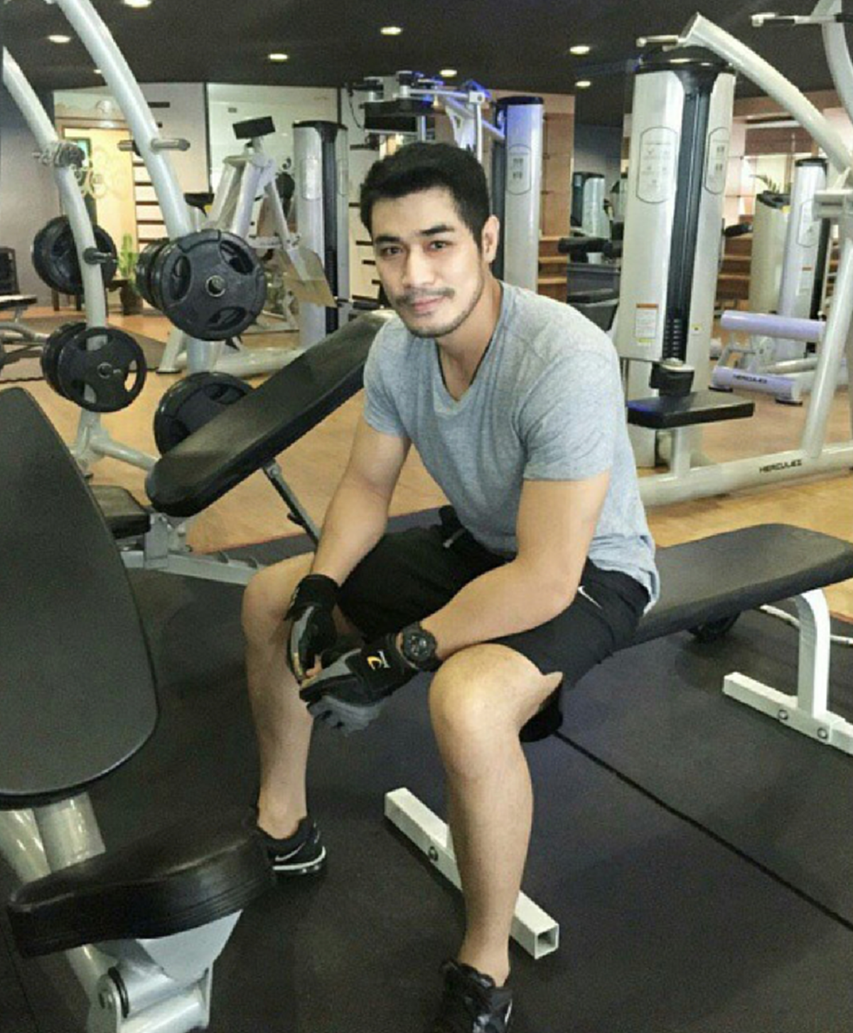 *อือหื้อ...ตะลึงตาค้าง!!! เปิดภาพปัจจุบัน พระเอกหนุ่ม “โฬม พัชฏะ” หลังหายหน้าหายตา บอกเลยทวีคูณความหล่อ ฟิตปั๋ง!!! (ชมคลิป)