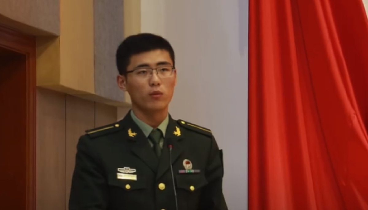 ไม่เคยลืมบุญคุณ!! ทหารหนุ่มชาวจีน ตามหาคุณลุงทหารผู้ที่เคยช่วยชีวิตของเขา จากเหตุการณ์แผ่นดินไหวเมื่อ 10 ปีที่แล้ว! (คลิป)