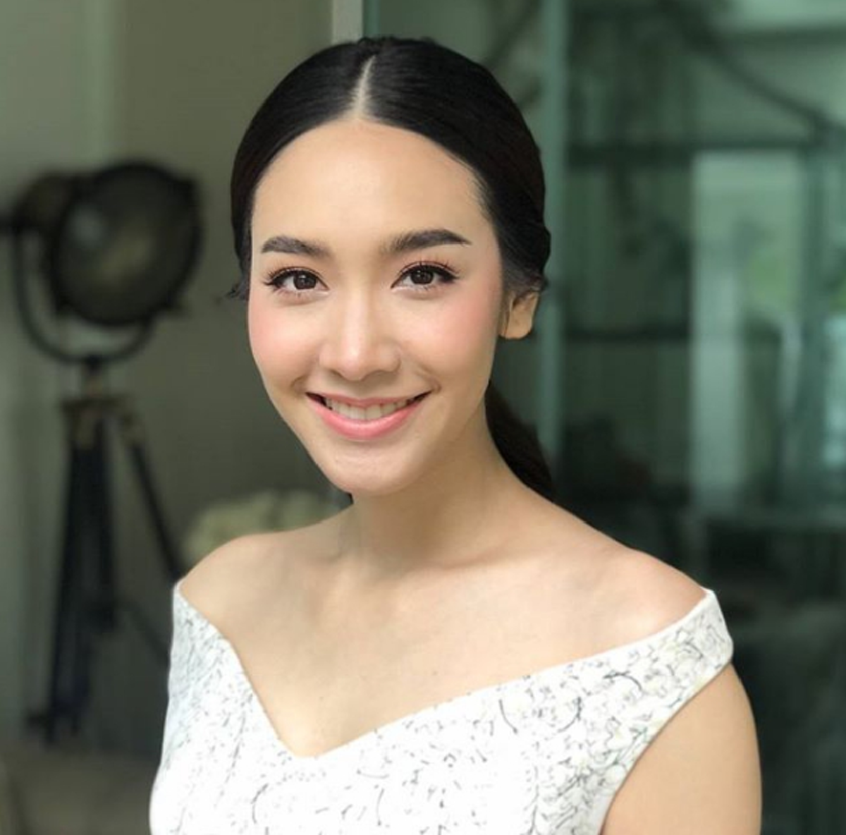 "แพงกว่านี้มีอีกมั้ย" !! ขยี้ตารัวๆ เปิดเรทล่าสุด 10 อันดับค่าตัวดารา ซุปตาร์แถวหน้าของเมืองไทย แพงถึงแพงมาก แทบตะลึงตาค้าง ??