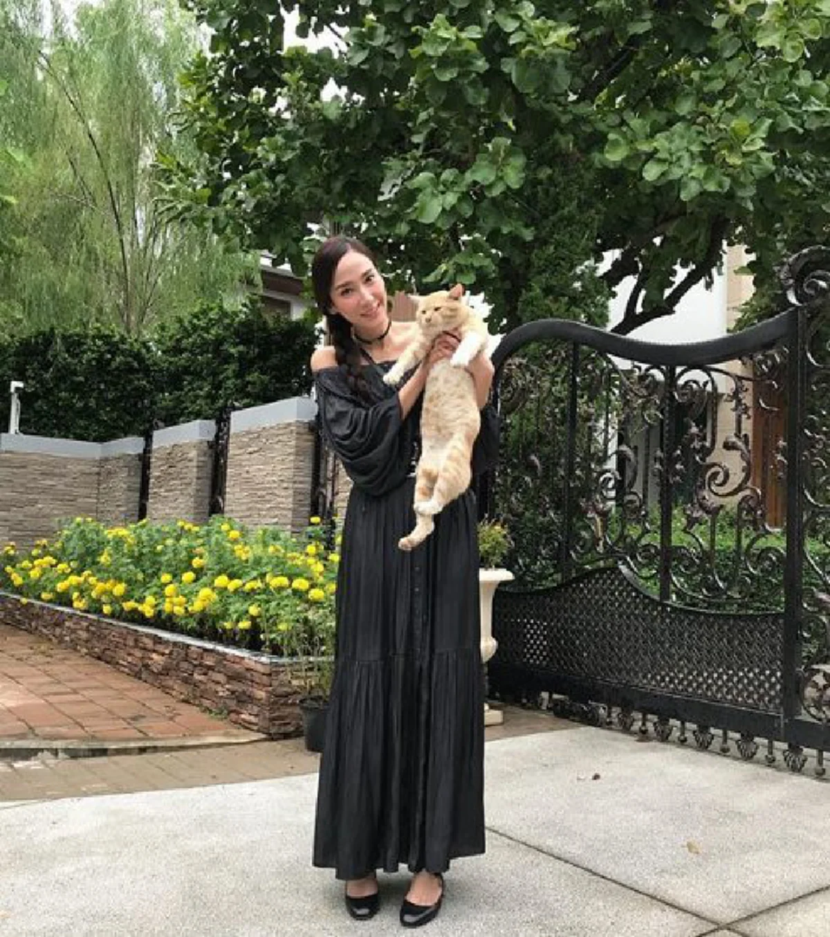 แทบไม่อยากเชื่อ !! เมื่อ "อั้ม พัชราภา" บอกราคาลิปสติกที่ใช้ ทำเอาแฟนคลับถึงกับทึ่ง งานนี้บอกเลยอยากสวยเหมือนแม่หามาใช้ด่วน !?