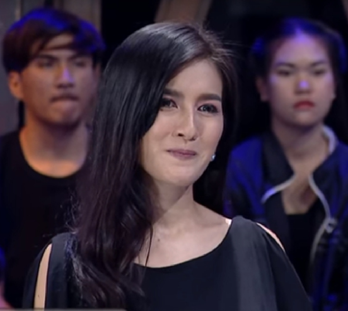 แม่นจริงถึงกับหน้าเสีย !! \"นก อุษณีย์\" โดนทัก ปากเป็นภัยพิบัติ จะซวยเพราะปากทำเหตุ ทำเอาขนลุกฮือ ?? (ชมคลิป)