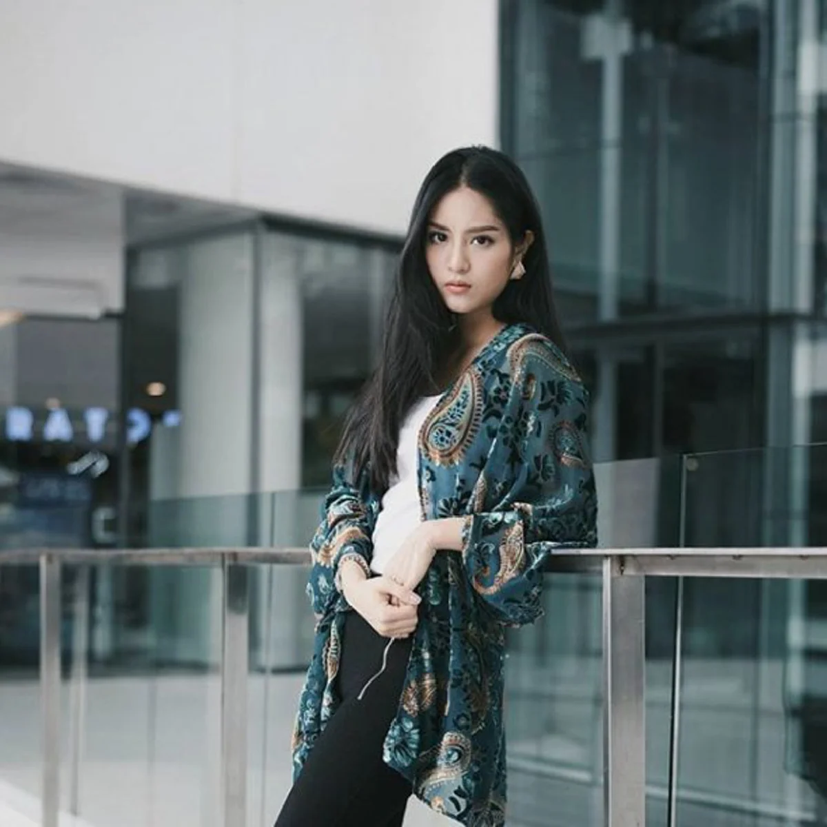 >>ขยี้ตาแทบอักเสบ !!! เปิดภาพล่าสุด "น้องแพร วัยซนคนมหัศจรรย์" กลับมาพร้อมกับความสวยสะพรั่ง ทำเอาหนุ่มๆหลงใหลกันทั่วประเทศ !?