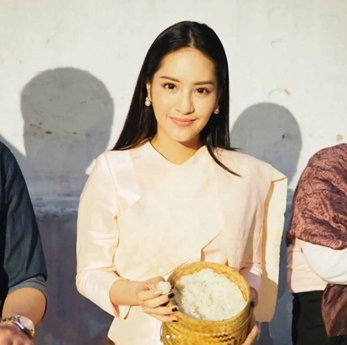 >>ขยี้ตาแทบอักเสบ !!! เปิดภาพล่าสุด "น้องแพร วัยซนคนมหัศจรรย์" กลับมาพร้อมกับความสวยสะพรั่ง ทำเอาหนุ่มๆหลงใหลกันทั่วประเทศ !?