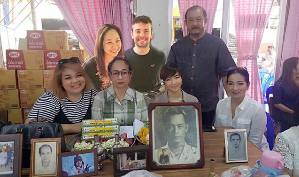 *ขยี้ตาวนไป!!! เปิดภาพล่าสุด ลูกสาวอดีตพระเอกชื่อดัง "โกวิทย์ วัฒนกุล" ที่ไม่เคยมีใครเห็นมาก่อน บอกเลยแต่ละคนสวยเก่งดีกรีไม่ธรรมดา!!!