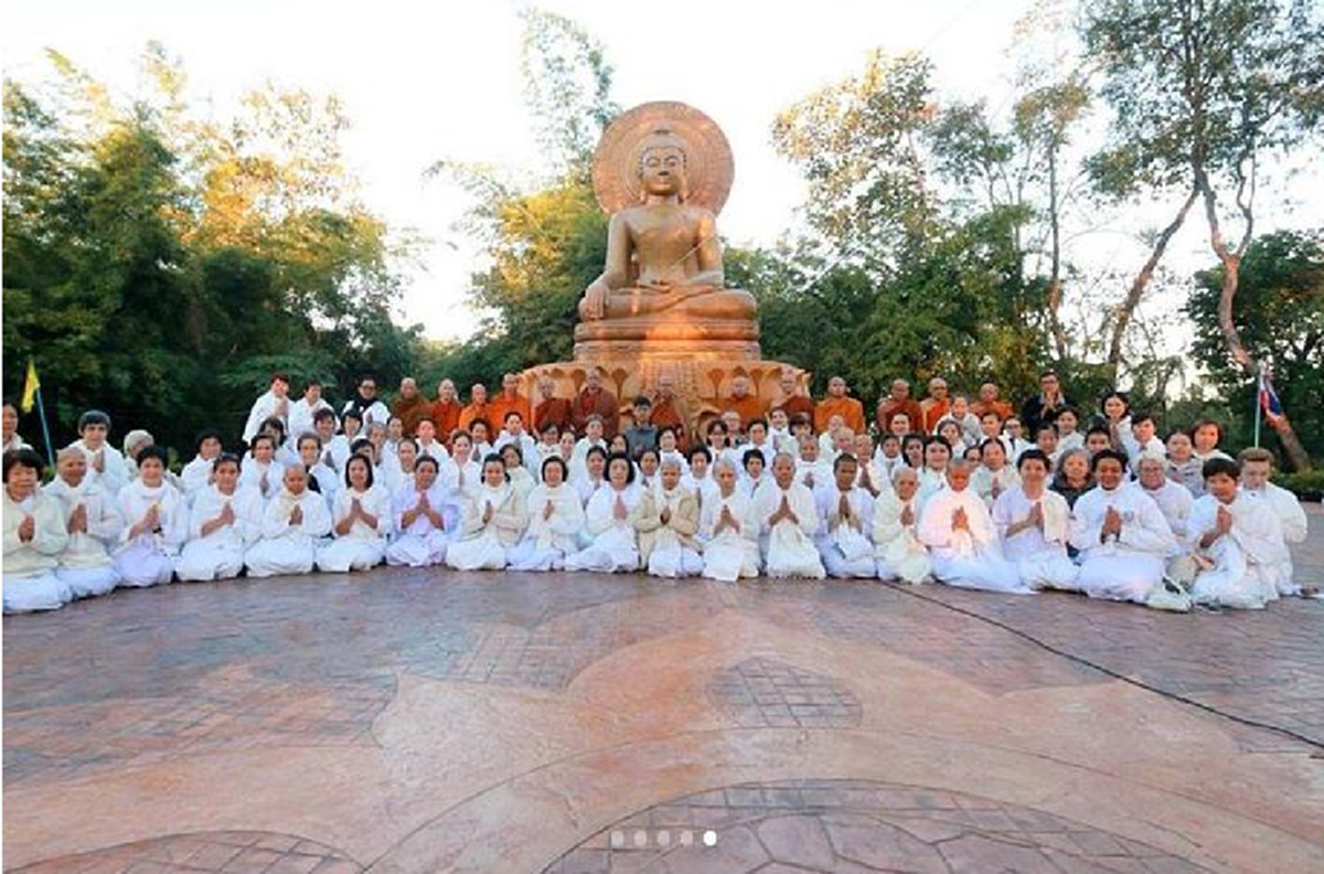 แอบส่องชีวิตล่าสุด !!! นักแสดงสาว "จอย รินลณี" ละทางโลกเข้าทางธรรม กลายเป็นสายบุญตัวจริง เข้าวัดปฏิบัติธรรมนุ่งขาวห่มขาว ??