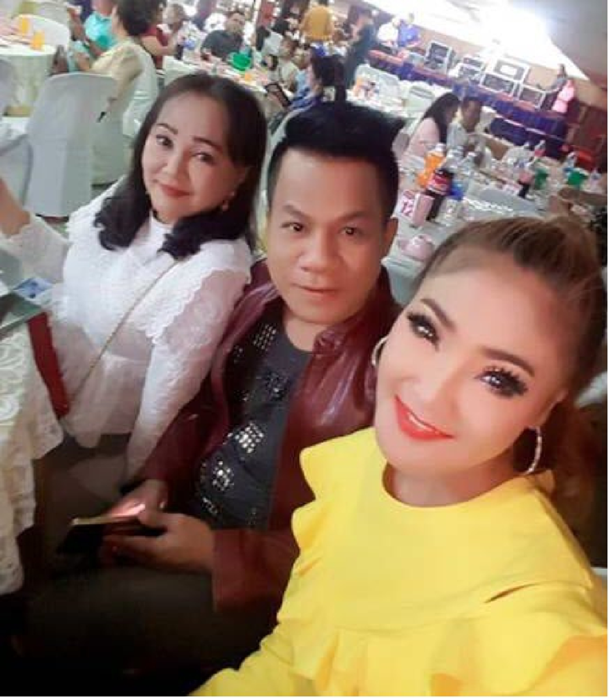 อยากให้ทุกคนได้ฟัง !! "ดาว มยุรี" ร่ำไห้สงสาร! "ยิ่งยง" ยืนยันพี่ชายเป็นคนดี! ไม่ได้ทำอะไรผิด! ไม่ได้ขัดสนร้อนเงิน...จนต้องฉ้อโกง !! (ชมคลิป