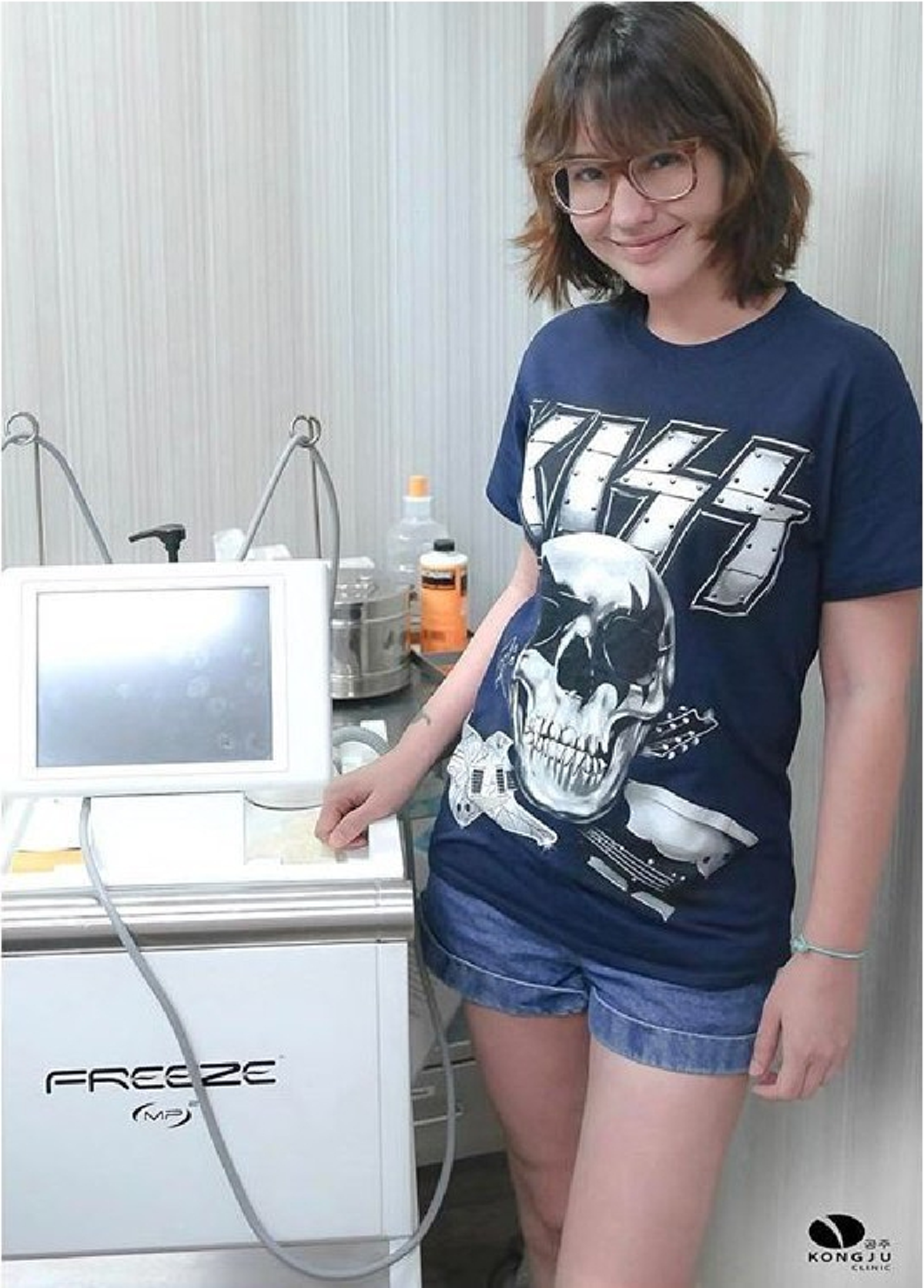 ขยี้ตาแทบพัง !! "แหม่ม วิชุดา" เปลี่ยนลุคเป็น"นักเรียนญี่ปุ่น" กระชากวัย ..บอกเลยแซ่บมาก ตู้มๆ เซ็กซี่สุดๆ! แหมๆซ่อนรูปนะเนี่ย !! (ชมภาพ)