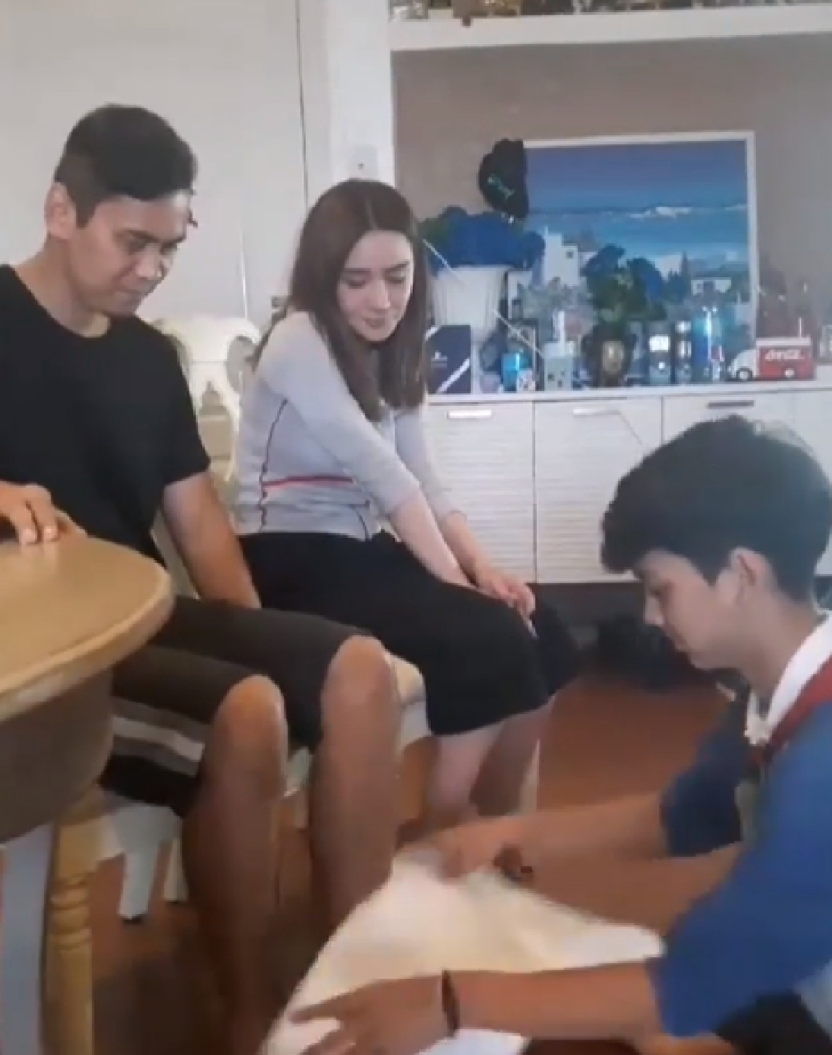 *ครั้งแรก!!!  เปิดคลิปสุดประทับใจ "น้องทิกเกอร์" ก้มกราบคุณพ่อ "แมว จิรศักดิ์" ในวันเกิด  ทำเอาอดีตภรรยากลั้นน้ำตาไว้ไม่อยู่!!! (ชมคลิป)