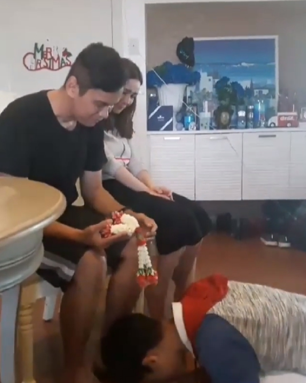 *ครั้งแรก!!!  เปิดคลิปสุดประทับใจ "น้องทิกเกอร์" ก้มกราบคุณพ่อ "แมว จิรศักดิ์" ในวันเกิด  ทำเอาอดีตภรรยากลั้นน้ำตาไว้ไม่อยู่!!! (ชมคลิป)