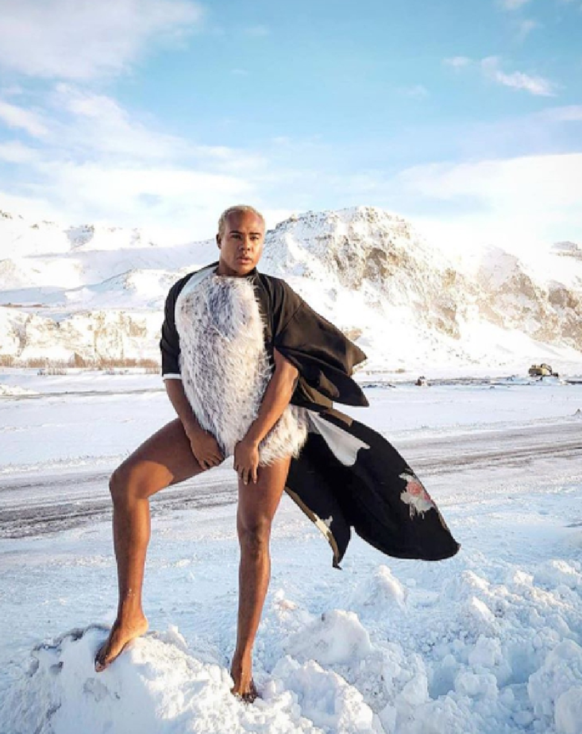 ยอมแล้ว!!! "รัศมีแข" โชว์แซ่บจัดเต็มแฟชั่นท้าหิมะไอซ์แลนด์ ยอมใจในความทุ่มเท (ภาพ)