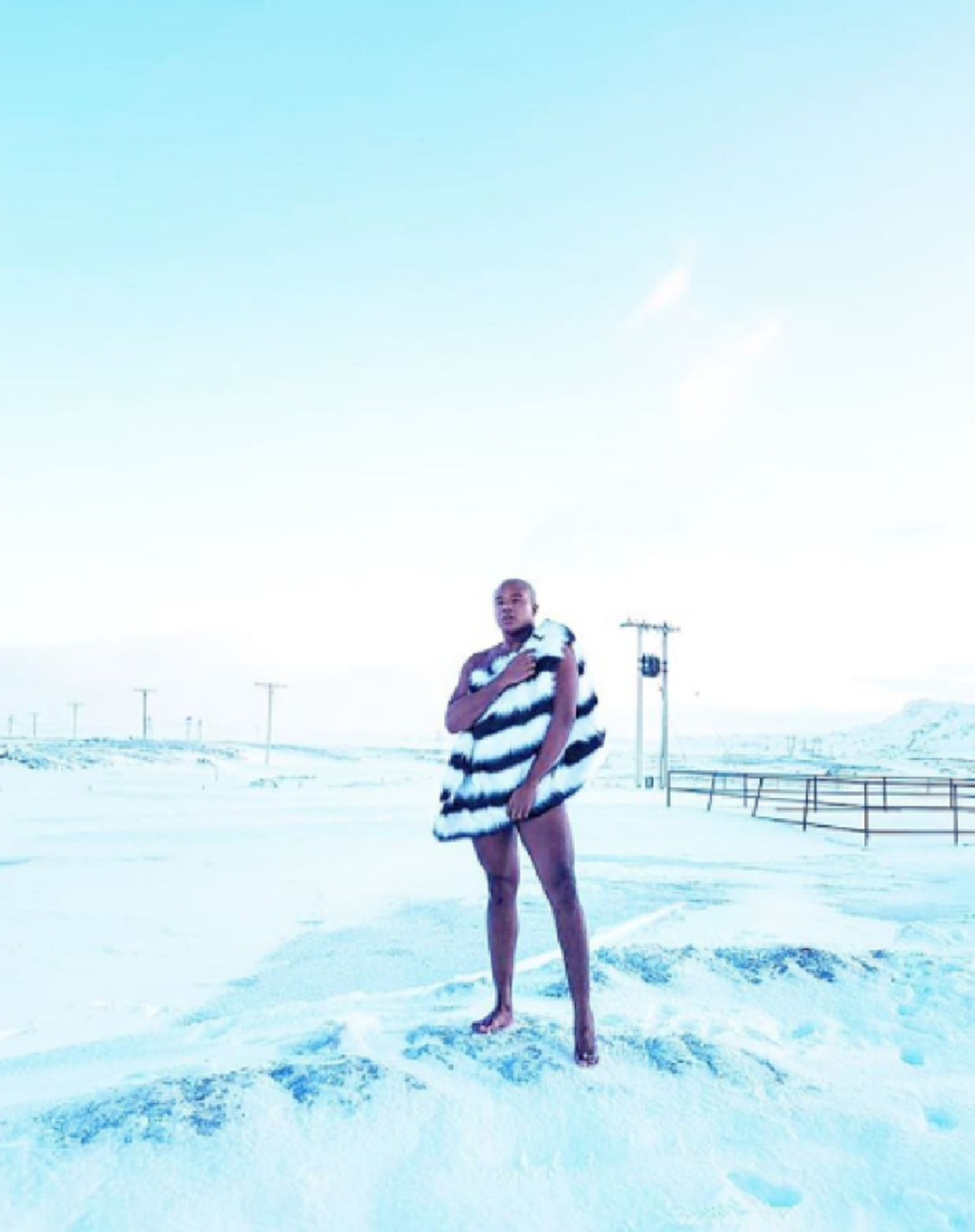 ยอมแล้ว!!! "รัศมีแข" โชว์แซ่บจัดเต็มแฟชั่นท้าหิมะไอซ์แลนด์ ยอมใจในความทุ่มเท (ภาพ)