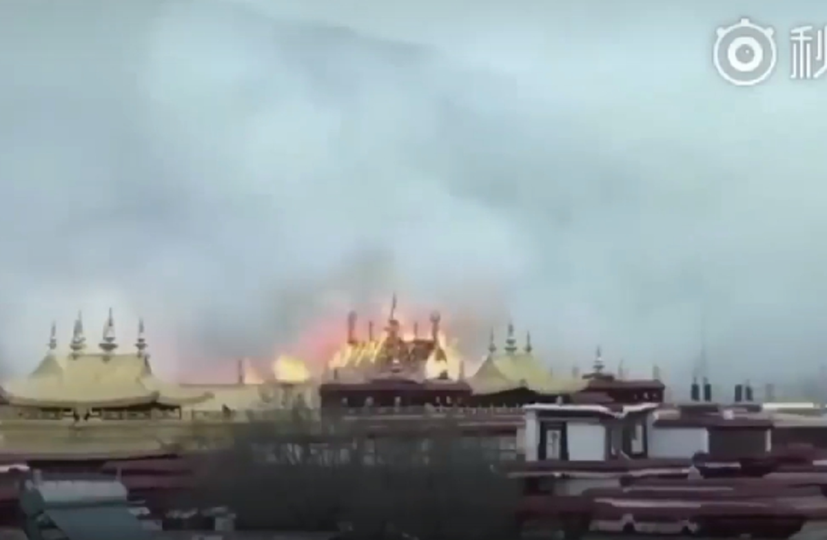 สุดปาฎิหารย์!! "พระโจโวศากยมุนี" พระพุทธรูปที่ชาวทิเบตให้ความเคารพ ไม่ได้รับความเสียหายแม้แต่น้อย จากเหตุเพลิงไหม้วัดโจคังอย่างรุนแรง!(คลิป)