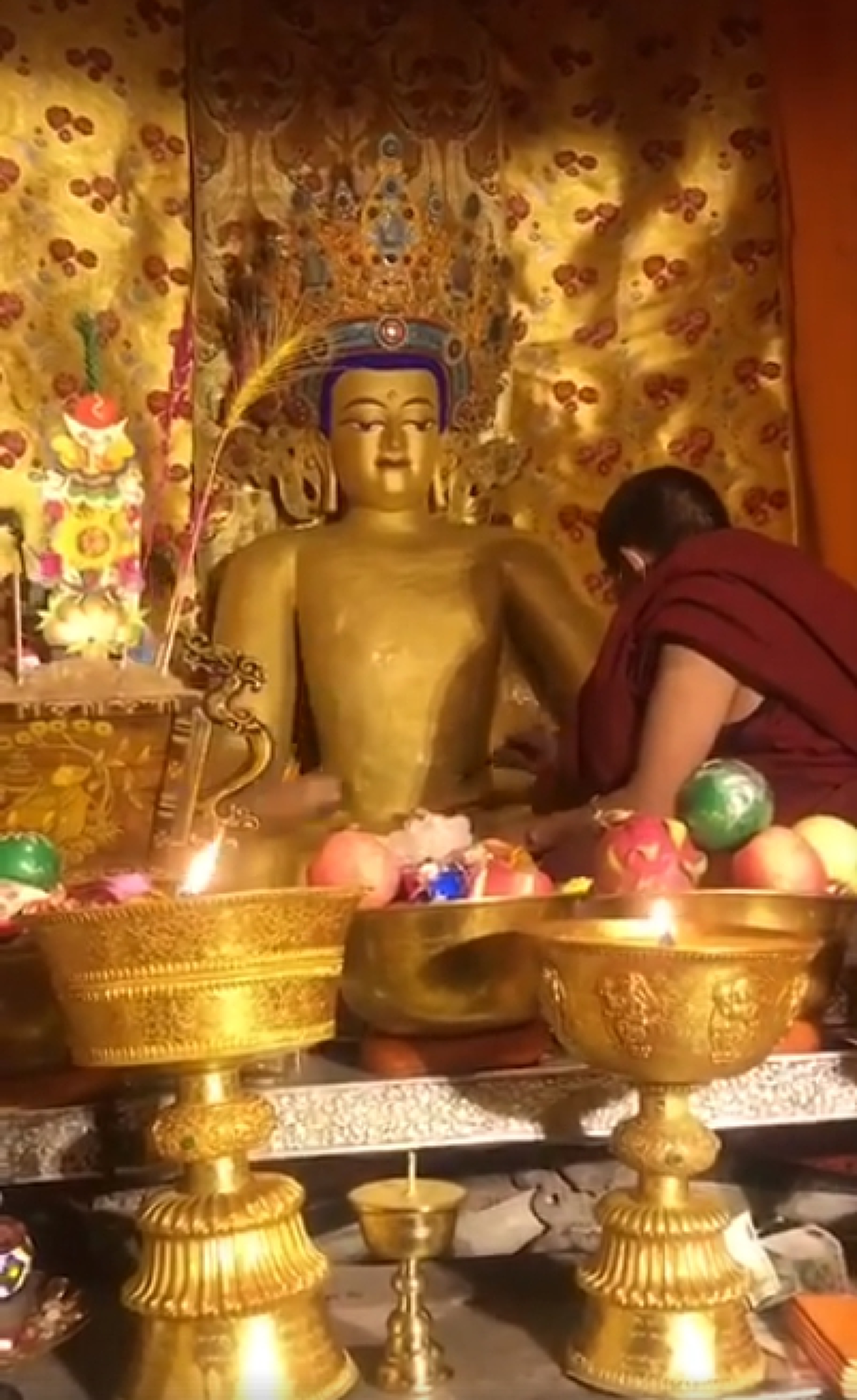 สุดปาฎิหารย์!! "พระโจโวศากยมุนี" พระพุทธรูปที่ชาวทิเบตให้ความเคารพ ไม่ได้รับความเสียหายแม้แต่น้อย จากเหตุเพลิงไหม้วัดโจคังอย่างรุนแรง!(คลิป)