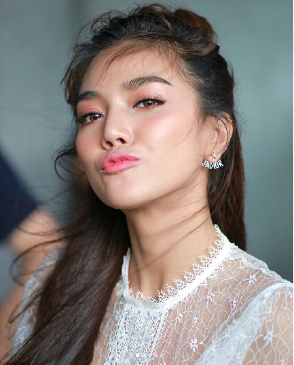 หลายคนไม่เคยรู้ !! เปิดประวัติ "แม่หญิงจันทร์วาด" ทำไมได้เข้าร่วมการอวยยศ แท้จริงแล้วสถานะเธอนั้น สูงศักดิ์ยิ่งนัก บอกเลยไม่ธรรมดา !! (คลิป)