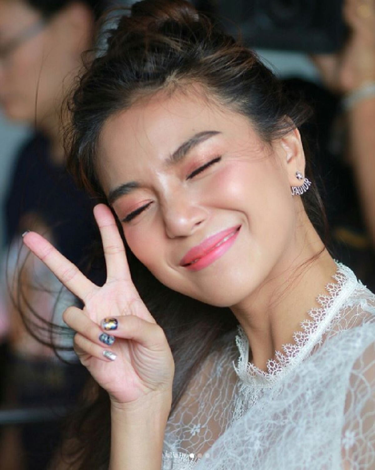 หลายคนไม่เคยรู้ !! เปิดประวัติ "แม่หญิงจันทร์วาด" ทำไมได้เข้าร่วมการอวยยศ แท้จริงแล้วสถานะเธอนั้น สูงศักดิ์ยิ่งนัก บอกเลยไม่ธรรมดา !! (คลิป)