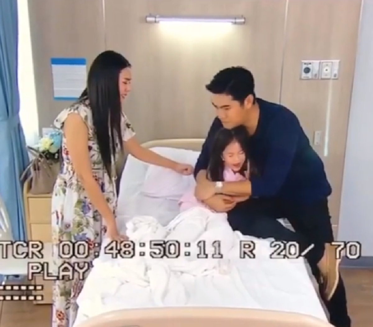 *พีคสุดในวงการ!!! เมื่อ"หนิง ปณิตา" เป็นห่วง "ลูกสาว" เล่นละครครั้งแรก ต้องเข้าฉากดราม่าร้องไห้หนัก แต่พอเล่นปุ๊บทำเอาอึ้งทั้งกอง! (มีคลิป)