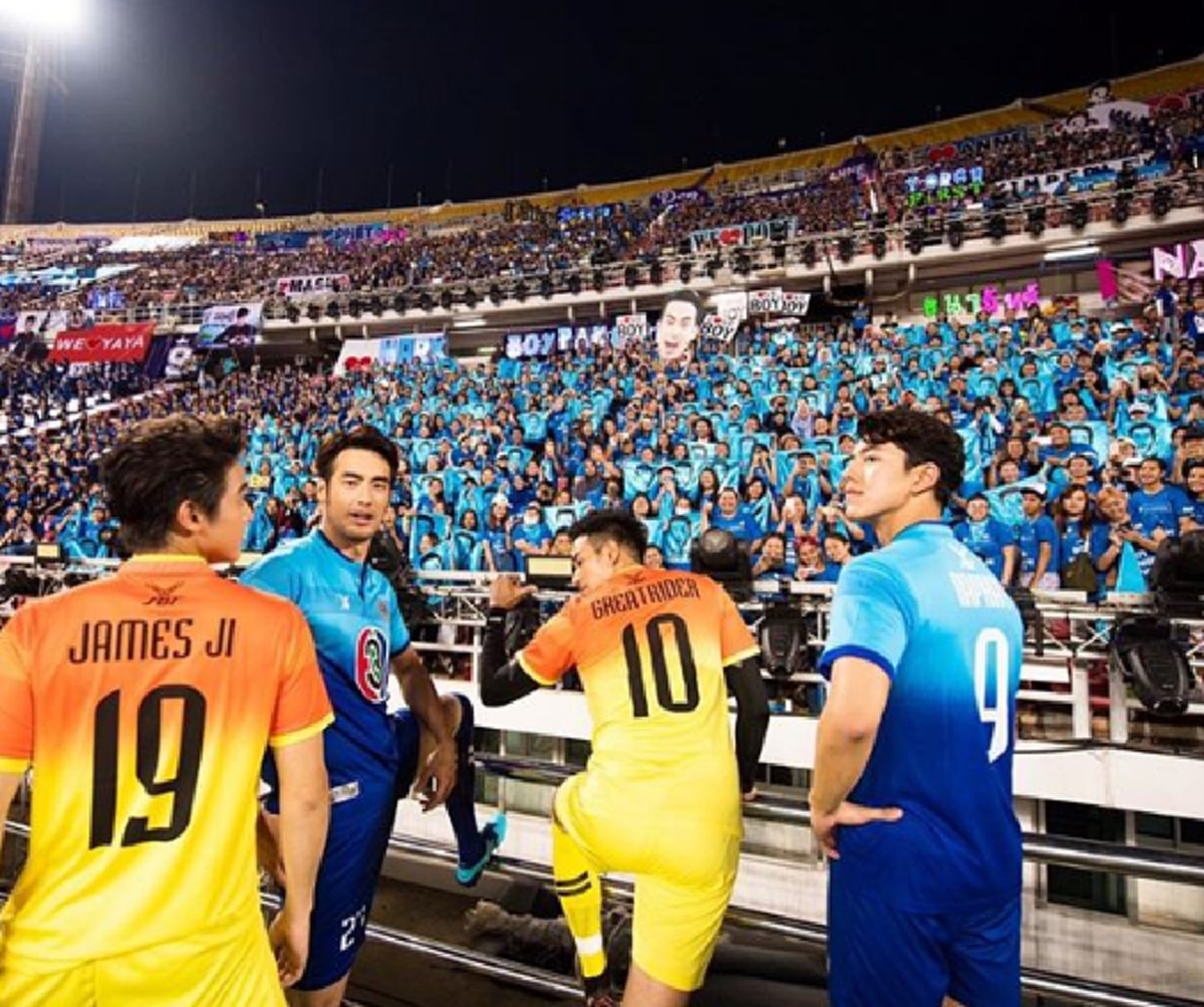 *กรี๊ดสนั่นลั่นสนาม!!! เปิดช็อตเด็ด วินาที "ป๋อ ณัฐวุฒิ" ถอดกางเกง "พระเอกหนุ่ม" กลางสนามแข่ง ทำเอาแฟนคลับถึงกับตะลึงตาค้าง!!! (มีคลิป)